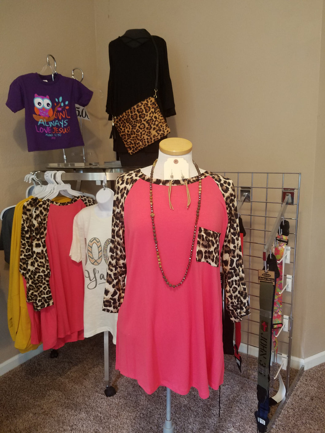 Leopard Coral Top-Plus