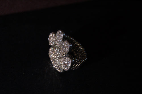 Panther Paw Stretch Ring